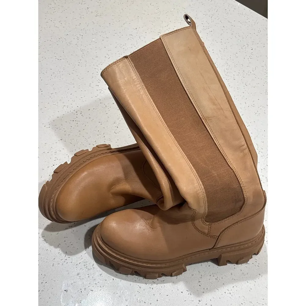 Women’s sz 8 Leather Boots